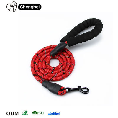 acheter Les liens pour animaux de compagnie Manche rembourrée Couleur personnalisée Portable Confortable Corde de nylon réfléchissante libre fabrication en ligne